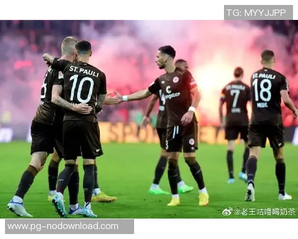 西甲激战：多特蒙德完胜里昂补时进球点燃全场激情